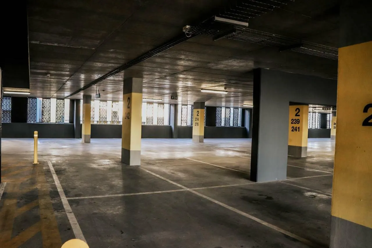 Wex1 - Modern,Wifi,Netflix,Gym,Pool, Secure Parking Apartment Cape Town