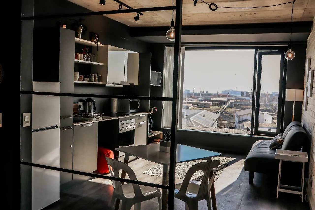 Wex1 - Modern,Wifi,Netflix,Gym,Pool, Secure Parking Apartment Cape Town