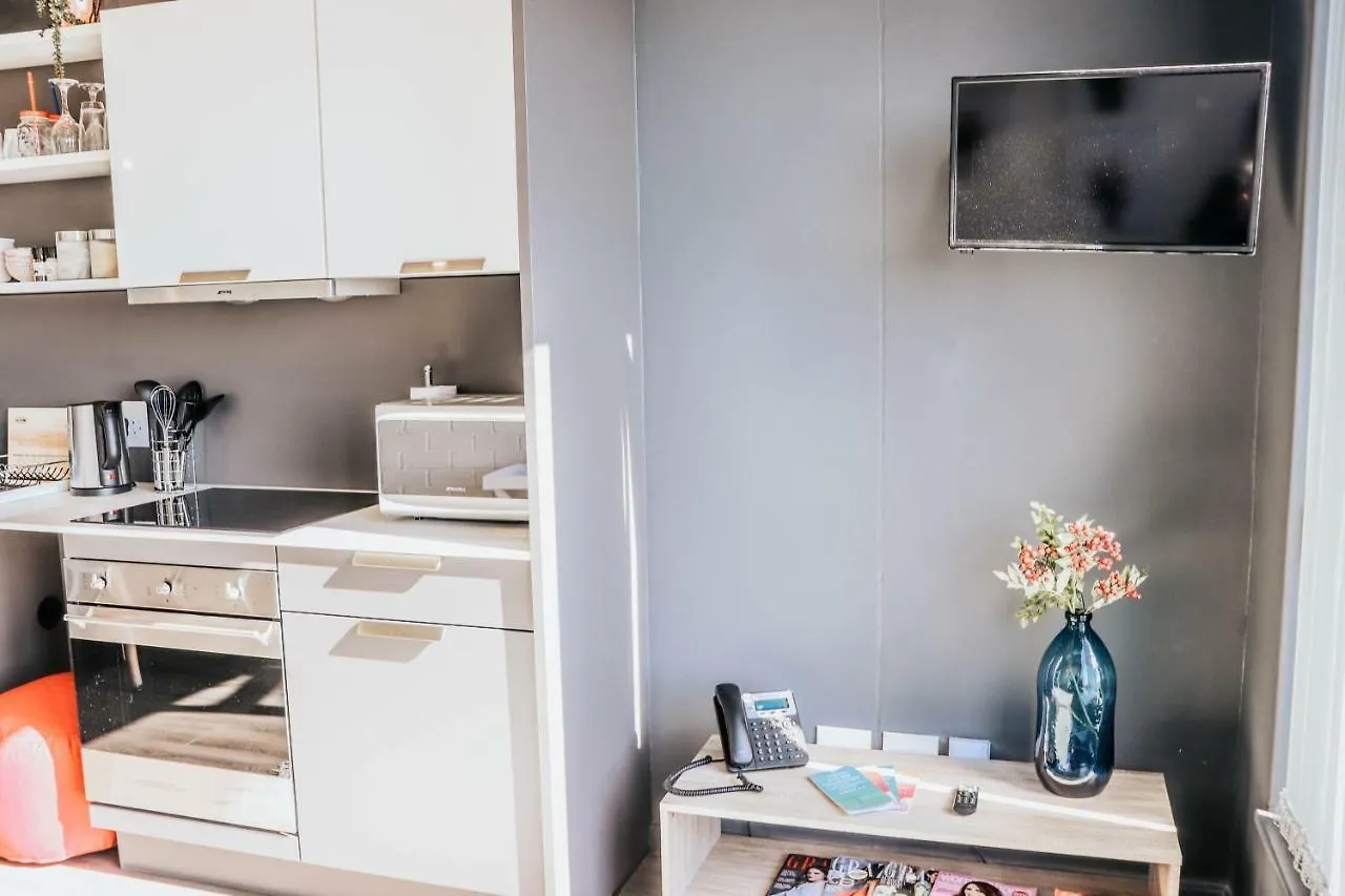 Wex1 - Modern,Wifi,Netflix,Gym,Pool, Secure Parking Apartment Cape Town